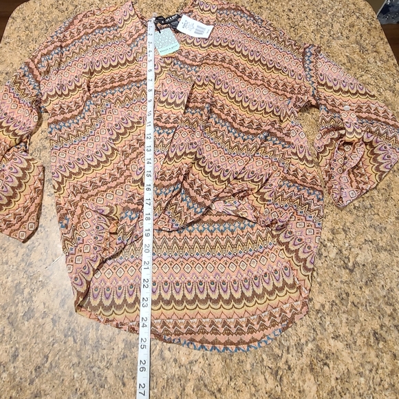 About A Girl Ladies Sheer Blouse Size Large NWT - Picture 5 of 8